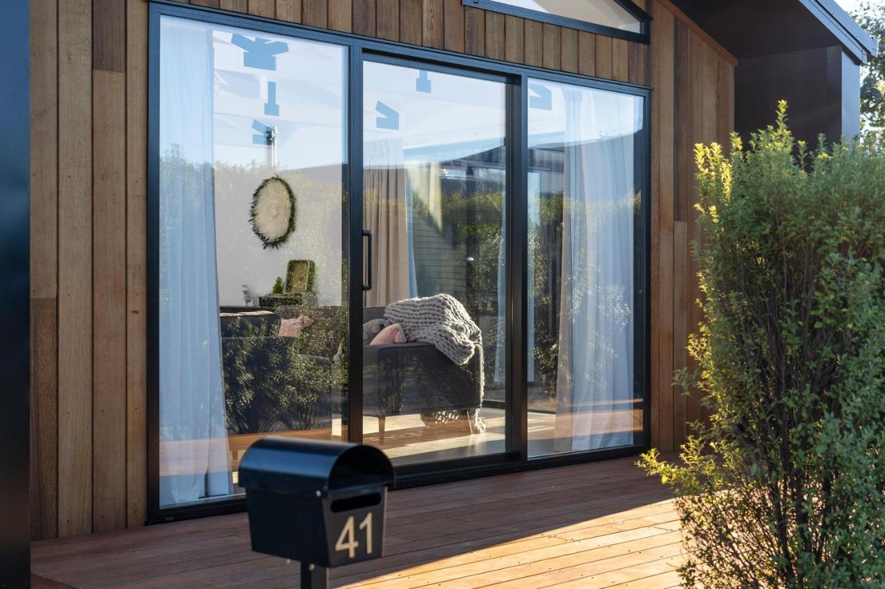 Black Barn Modern: Luxe Martinborough Escape Exterior foto