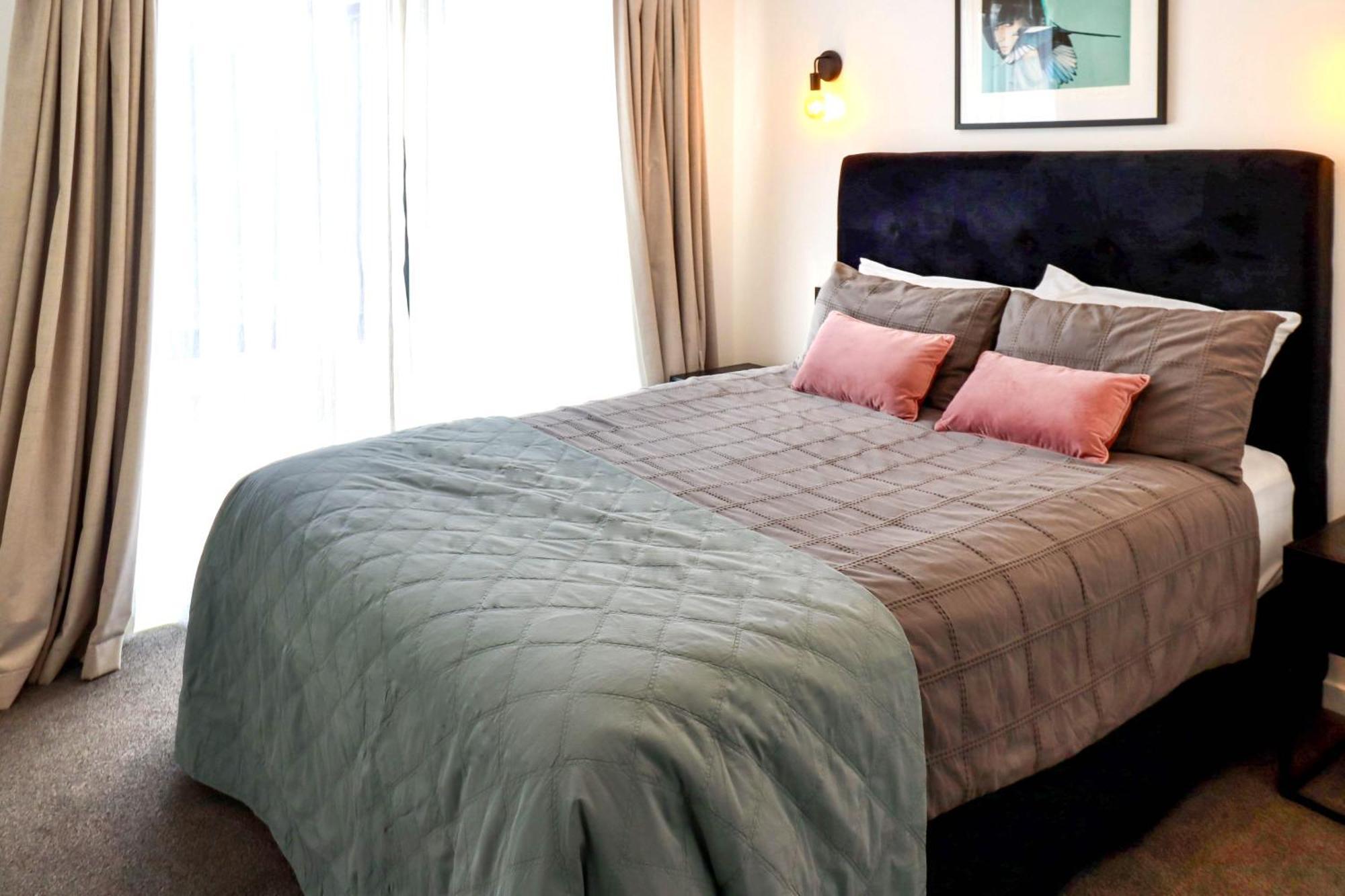 Black Barn Modern: Luxe Martinborough Escape Exterior foto
